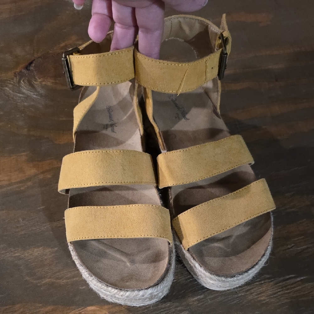 Universal Thread Yellow Suede Espadrille Platform Sandals